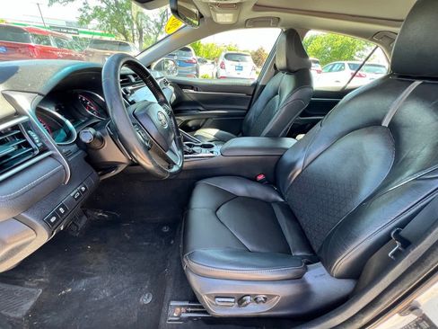 Used 2018 Toyota Camry XSE FWD image 17