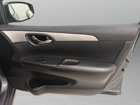 Used 2019 Nissan Sentra S image 24