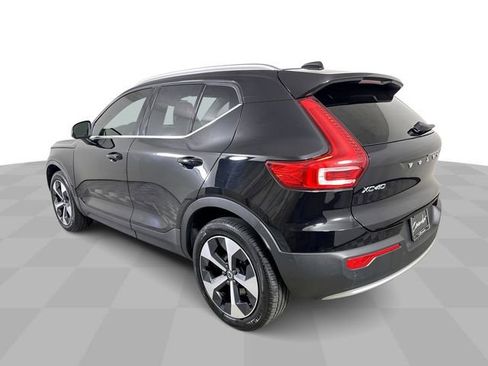 Used 2024 Volvo XC40 B5 Plus AWD/4WD image 6