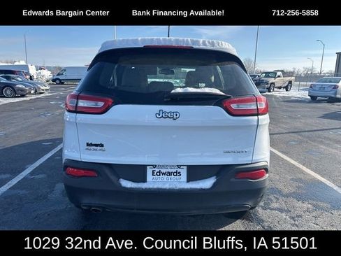 Used 2015 Jeep Cherokee Sport image 7