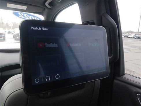 Used 2022 Chevrolet Tahoe Z71 w/ Luxury Package image 24