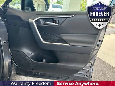 Used 2025 Toyota RAV4 XLE FWD image 35