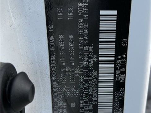 Used 2023 Toyota Highlander LE image 35