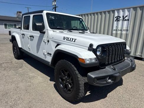 Used 2022 Jeep Gladiator Sport AWD/4WD image 3