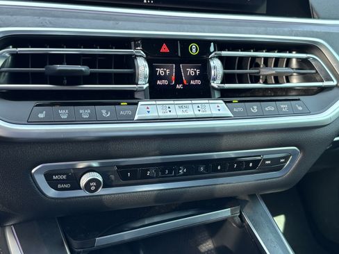 Used 2022 BMW X5 xDrive40i w/ M Sport Package AWD/4WD image 29