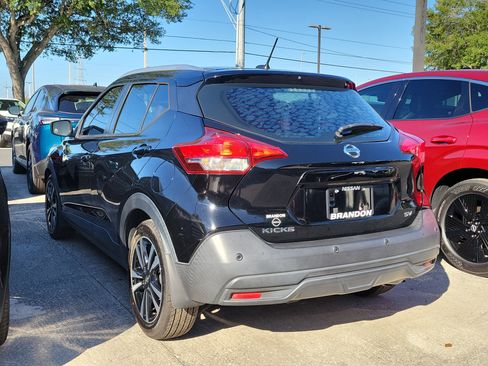 Used 2020 Nissan Kicks SV image 5