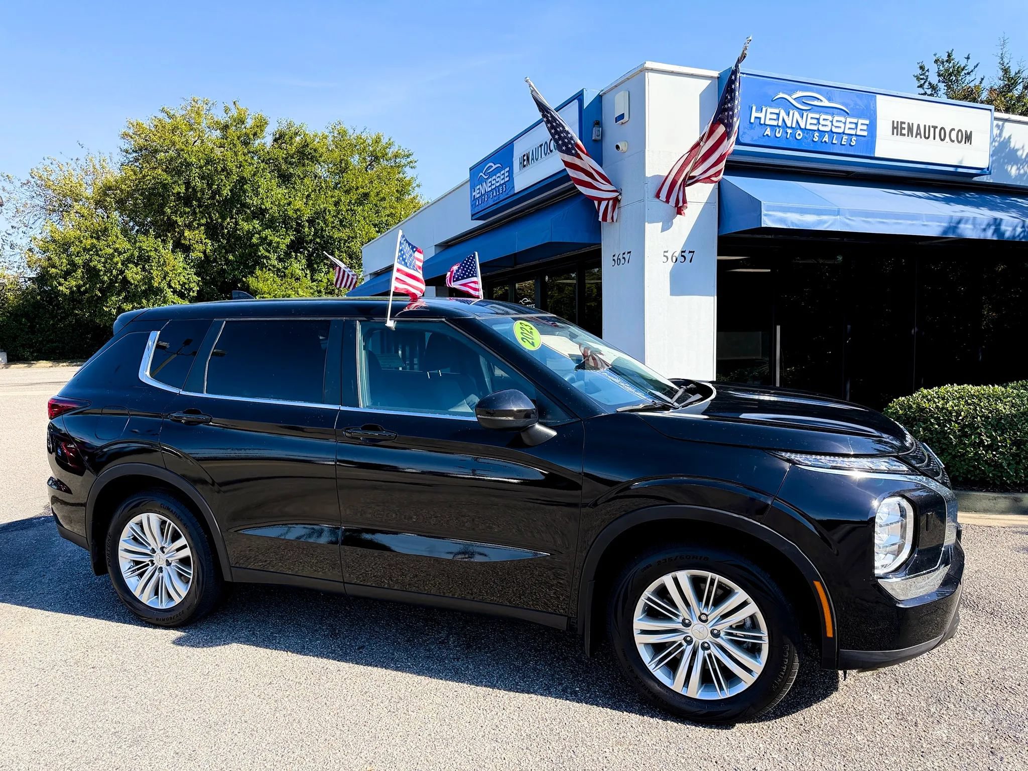 Used 2023 Mitsubishi Outlander ES AWD/4WD image 3