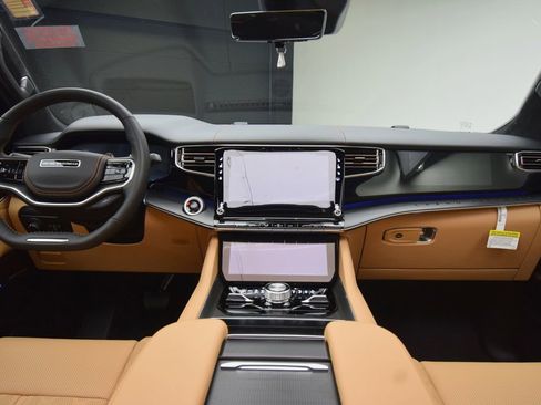 New 2026 Jeep Grand Wagoneer L Summit AWD/4WD image 37