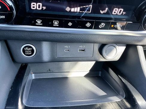 Used 2023 Nissan Rogue SV image 16