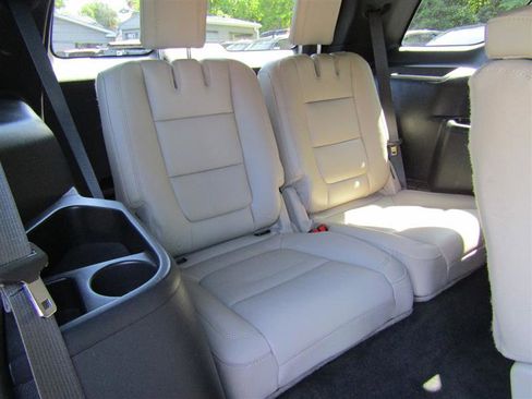 Used 2015 Ford Explorer XLT w/ Equipment Group 202A image 44