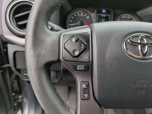 Used 2023 Toyota Tacoma TRD Sport AWD/4WD image 17