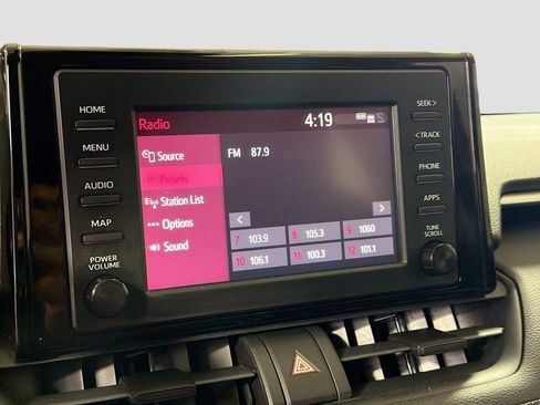 Used 2019 Toyota RAV4 LE AWD/4WD image 16