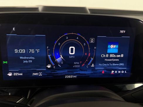 Used 2025 Chevrolet Suburban Z71 AWD/4WD image 17