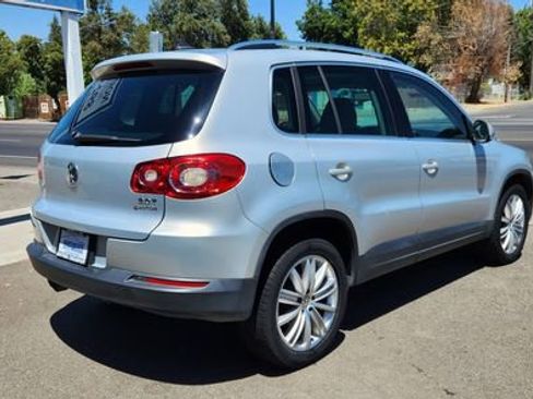 Used 2009 Volkswagen Tiguan SEL image 4