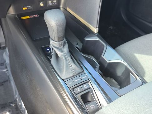Used 2025 Toyota Camry LE w/ Convenience Package image 15