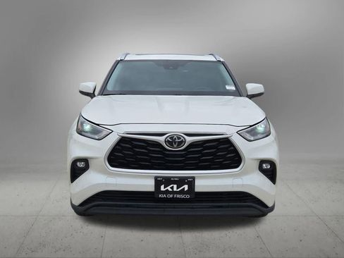Used 2021 Toyota Highlander XLE FWD image 9