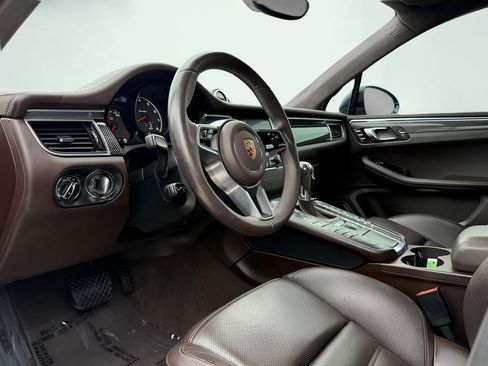 Used 2017 Porsche Macan Turbo AWD/4WD image 2