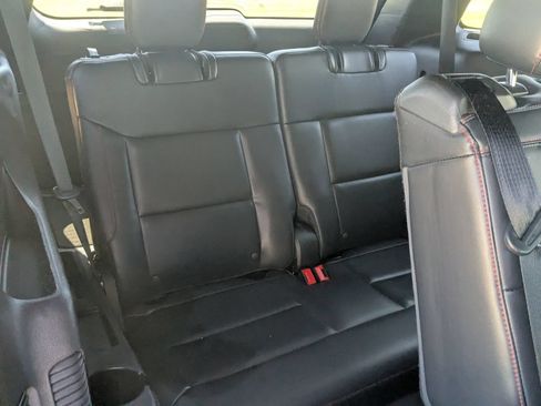 Used 2025 Ford Explorer ST-Line w/ ST-Line Street Pack AWD/4WD image 39