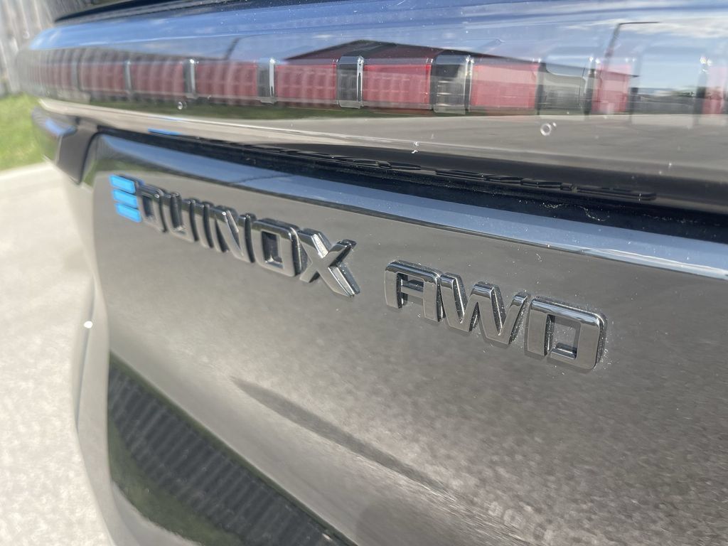 Used 2026 Chevrolet Equinox EV LT w/ Comfort Package AWD/4WD image 13