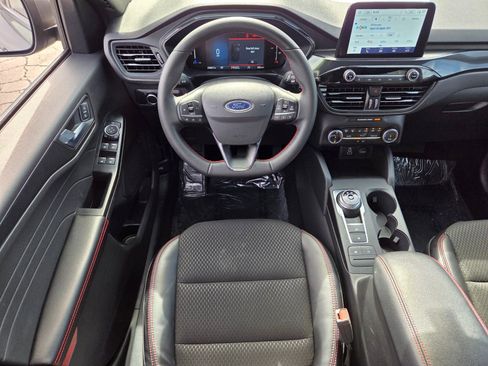 Certified 2025 Ford Escape ST-Line FWD image 12