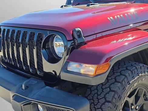 Used 2021 Jeep Gladiator Sport image 31