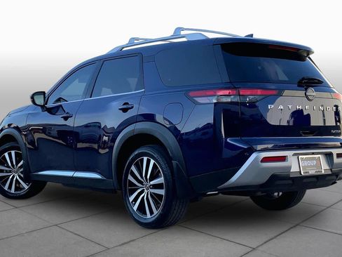 Used 2024 Nissan Pathfinder Platinum FWD image 12
