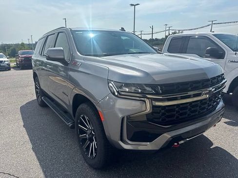 Used 2022 Chevrolet Tahoe Z71 w/ Luxury Package AWD/4WD image 3