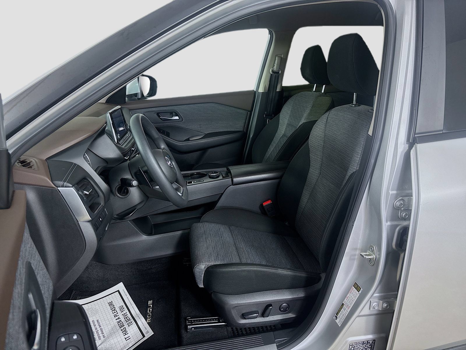 Used 2023 Nissan Rogue SV AWD/4WD image 19