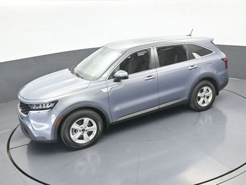 Used 2022 Kia Sorento LX image 45