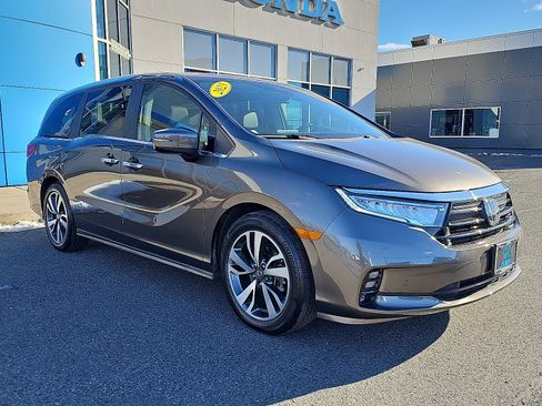 Used 2023 Honda Odyssey Touring image 3