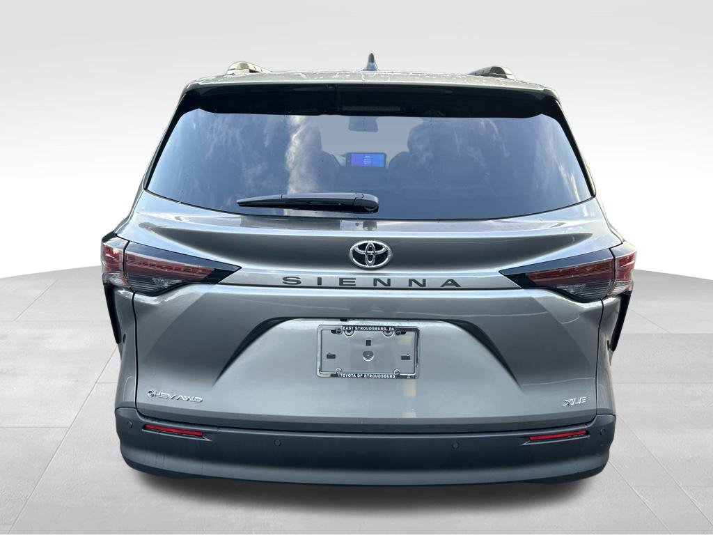 New 2026 Toyota Sienna XLE AWD/4WD image 4