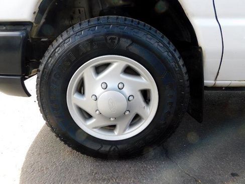 Used 2011 Ford E-250 and Econoline 250 image 8