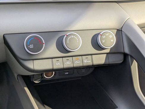 New 2026 Hyundai Elantra SE image 15