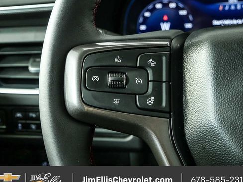 Used 2022 Chevrolet Suburban RST w/ Luxury Package image 11