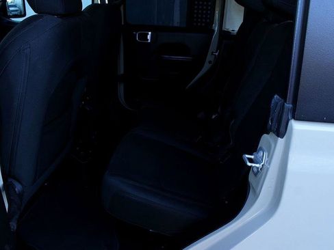 Used 2020 Jeep Gladiator Sport w/ Quick Order Package 24S image 9