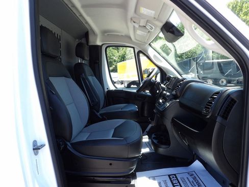 Used 2026 RAM ProMaster 2500 w/ Convenience Group FWD image 34