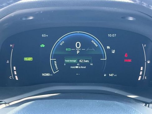 Used 2025 Toyota Camry LE w/ Convenience Package FWD image 33