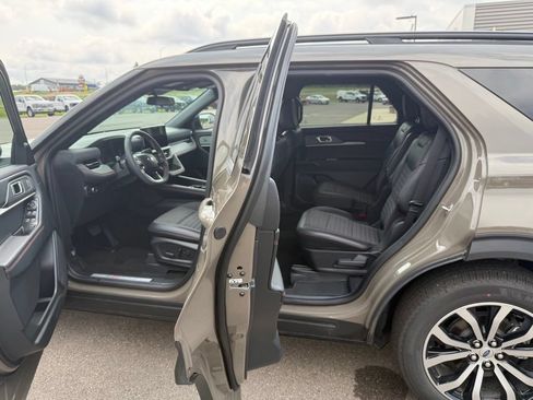 New 2026 Ford Explorer ST-Line AWD/4WD image 9