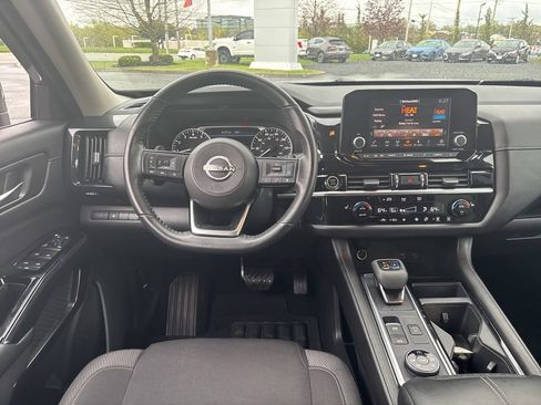 Used 2022 Nissan Pathfinder SV AWD/4WD image 21