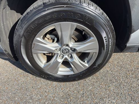 Certified 2024 Toyota RAV4 XLE image 10