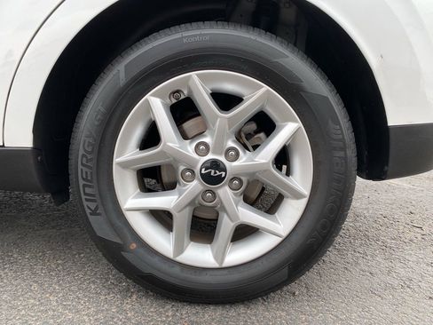 Used 2025 Kia Soul LX w/ LX Technology Package image 16