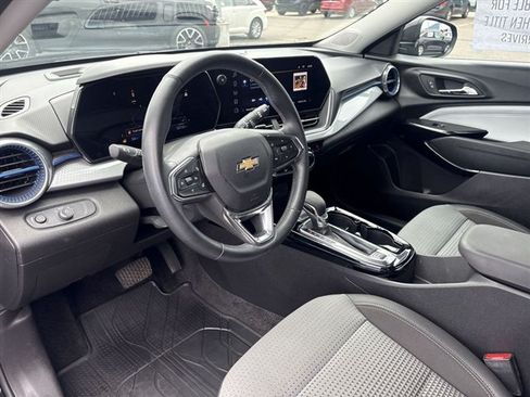 Certified 2024 Chevrolet Trax LT w/ Driver Confidence Package FWD image 10