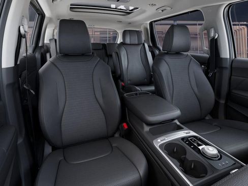New 2025 Kia Carnival SX Prestige FWD image 15