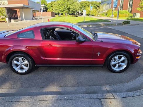 Used 2007 Ford Mustang Premium RWD image 4