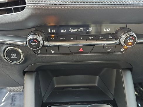 New 2026 MAZDA MAZDA3 Hatchback w/Premium Plus Pkg image 28