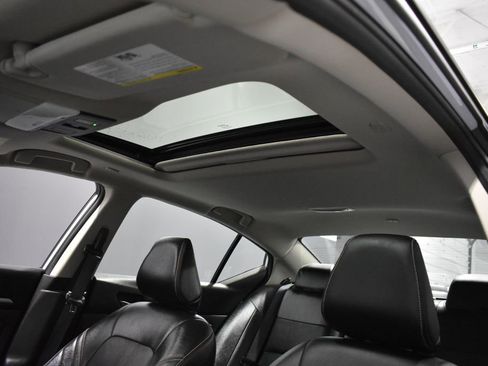 Used 2024 Nissan Altima 2.0 SR image 16