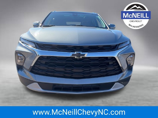 New 2026 Chevrolet Blazer LT w/ Sound & Technology Package AWD/4WD image 2