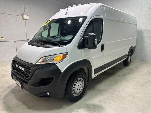 Used 2025 RAM ProMaster 2500 w/ Convenience Group FWD image 16