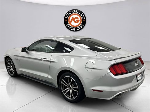 Used 2017 Ford Mustang GT image 5