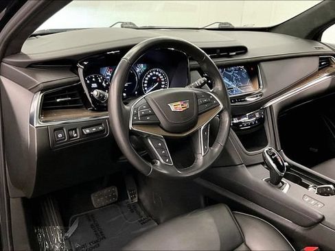 Used 2019 Cadillac XT5 Platinum AWD/4WD image 16